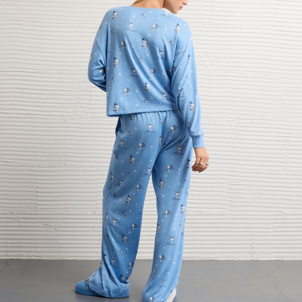 🐩 American Eagle Snoopy Plush Ski PJ Set 🩵 - Picture 4 of 4